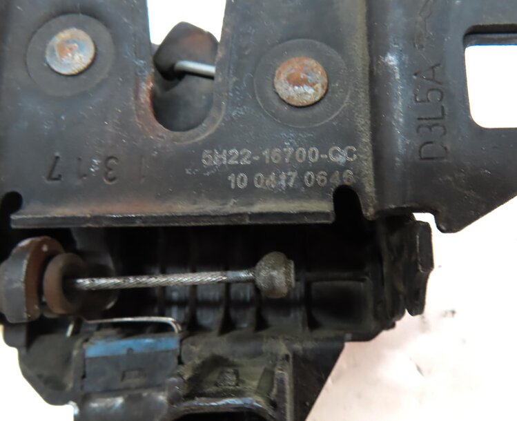Thumbnail 10: 2010 RANGE ROVER SPORT (L320) FRONT LEFT & RIGHT LOWER HOOD LOCK LATCH SET