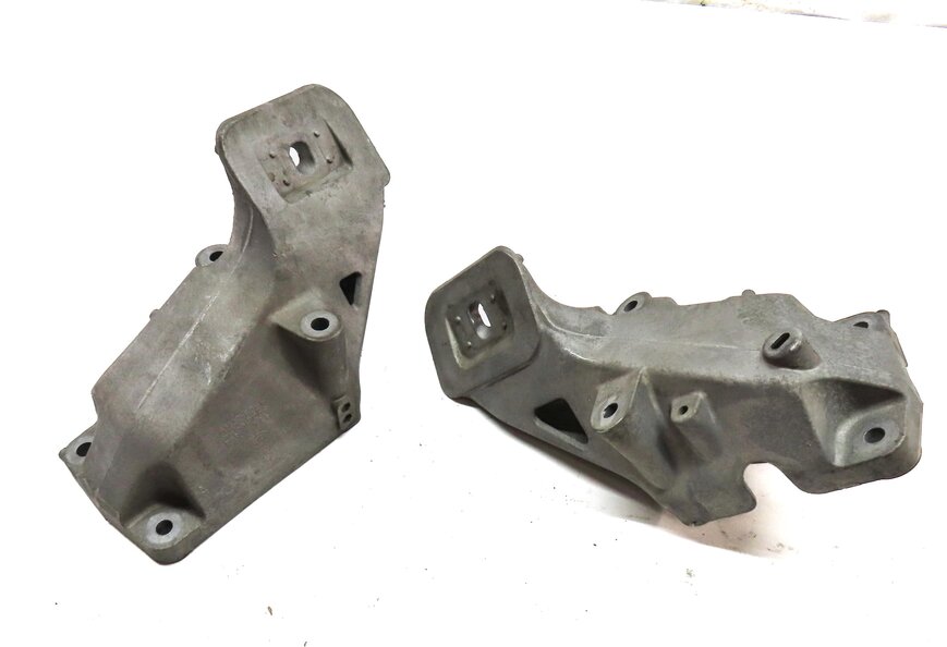 Thumbnail 2: 2010 RANGE ROVER SPORT (L320) 5.0L ENGINE LEFT & RIGHT MOTOR MOUNT BRACKET SET-2