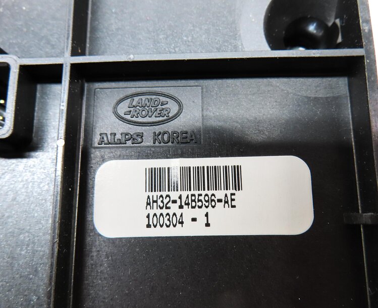 Thumbnail 8: 2010 RANGE ROVER SPORT (L320) SHIFTER TRIM SUSPENSION TERRAIN CONTROL SWITCH
