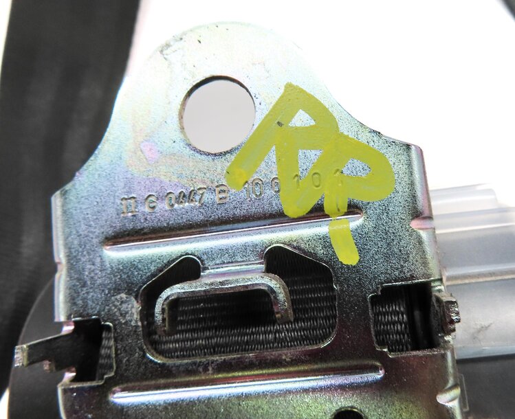 Thumbnail 5: 2010 RANGE ROVER SPORT (L320) REAR 2nd SECOND ROW SEAT RIGHT SEATBELT RETRACTOR