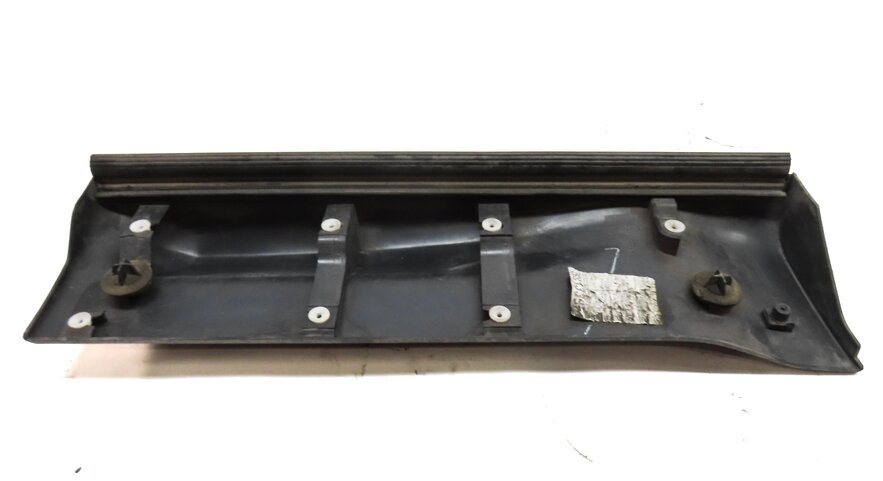 Thumbnail 6: 2010 RANGE ROVER SPORT (L320) REAR LEFT DOOR EXTERIOR MOULDING RUNNER TRIM