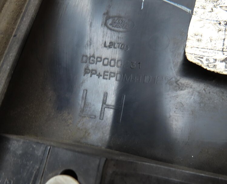Thumbnail 7: 2010 RANGE ROVER SPORT (L320) REAR LEFT DOOR EXTERIOR MOULDING RUNNER TRIM