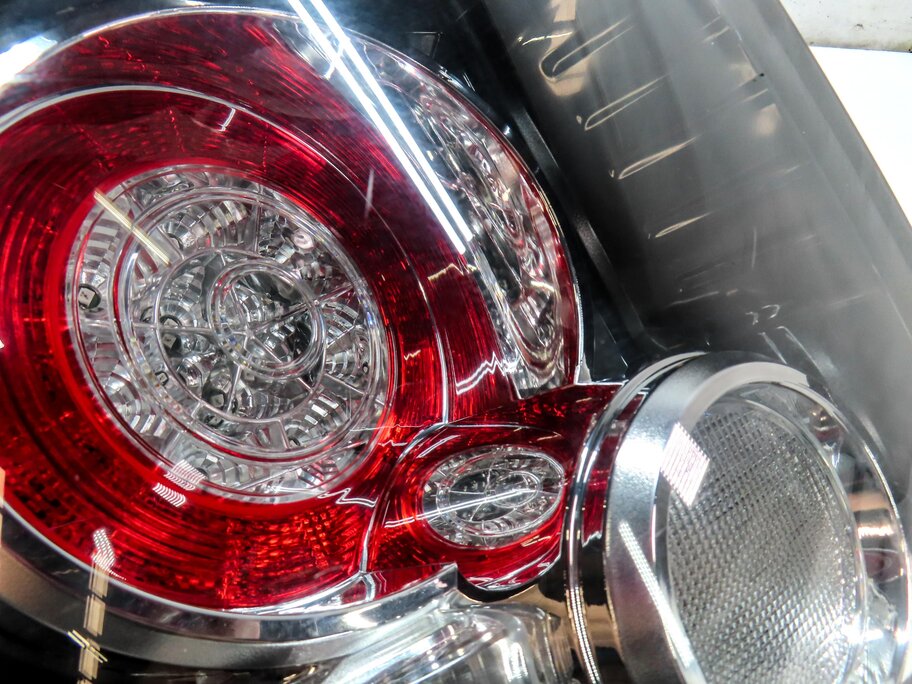 Thumbnail 8: 2010-2011 RANGE ROVER SPORT (L320) LEFT DRIVER TAILLIGHT BRAKE LIGHT LAMP
