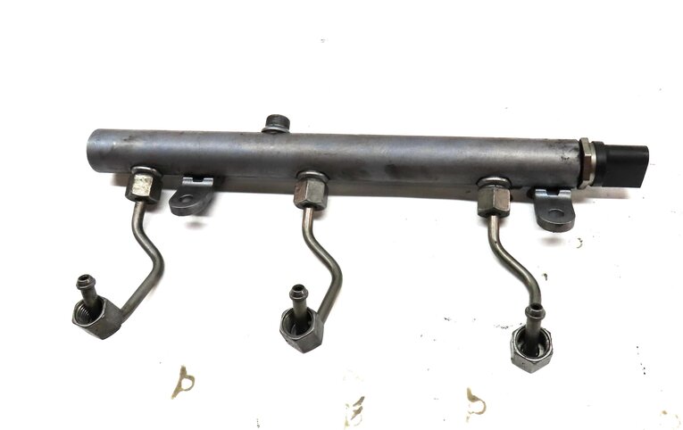 Thumbnail 4: 2008 MERCEDES GL320 (X164) 3.0L OM642 DIESEL ENGINE RIGHT FUEL RAIL w/ LINES