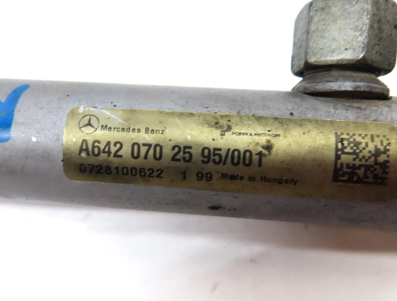 Thumbnail 7: 2008 MERCEDES GL320 (X164) 3.0L OM642 DIESEL ENGINE RIGHT FUEL RAIL w/ LINES