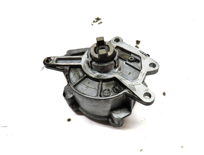 Thumbnail 2: 08-13 MERCEDES E320 E350 GL320 GL350 ML320 ML350 R350 - 3.0L DIESEL VACUUM PUMP