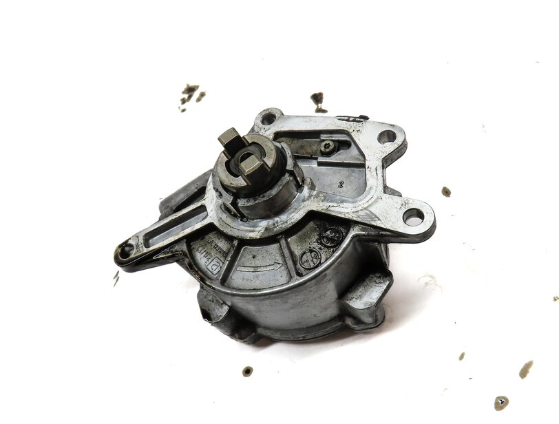 Thumbnail 3: 08-13 MERCEDES E320 E350 GL320 GL350 ML320 ML350 R350 - 3.0L DIESEL VACUUM PUMP