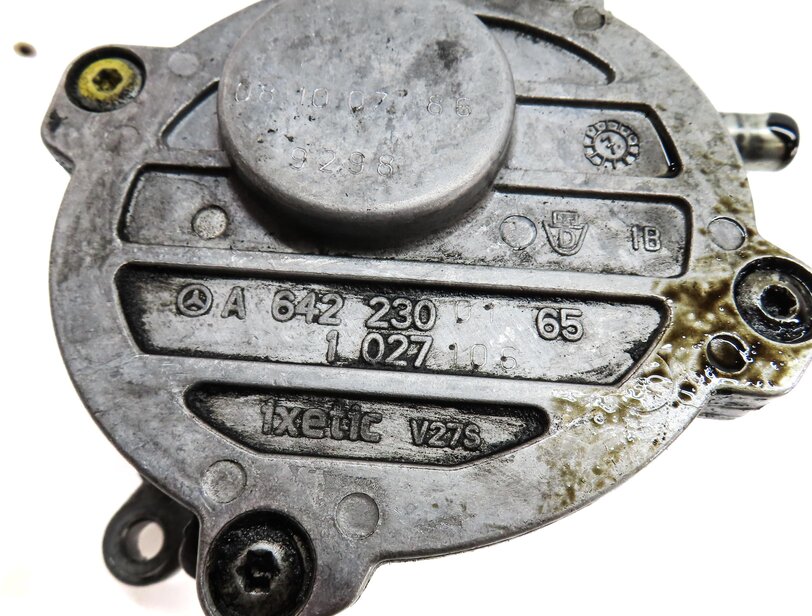 Thumbnail 6: 08-13 MERCEDES E320 E350 GL320 GL350 ML320 ML350 R350 - 3.0L DIESEL VACUUM PUMP