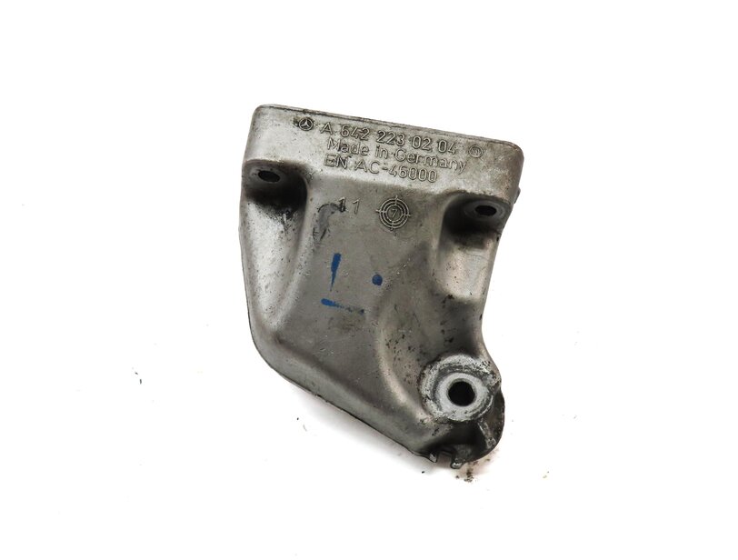 Thumbnail 2: 2008 MERCEDES GL320 (X164) 3.0L OM642 DIESEL ENGINE LEFT MOTOR MOUNT BRACKET