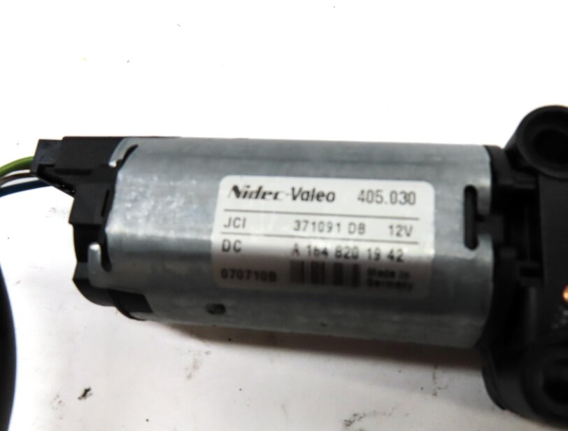 Thumbnail 7: 2008 MERCEDES GL320 (X164) REAR LEFT 3rd THIRD ROW SEAT ADJUSTMENT MOTOR
