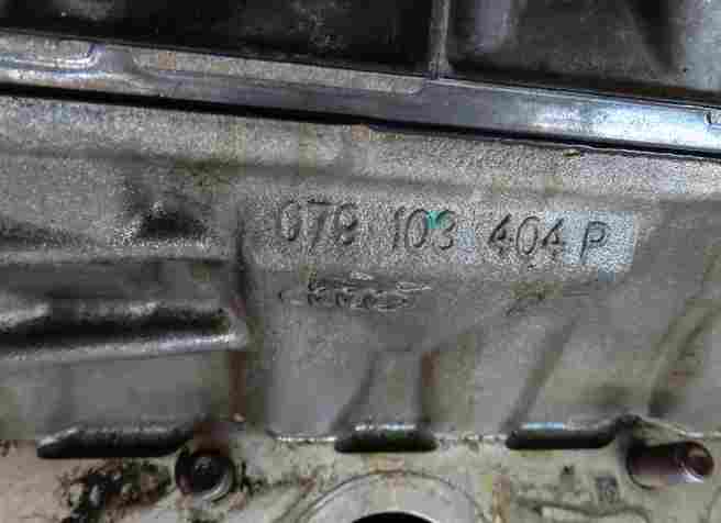 Thumbnail 8: 13-14 AUDI A8 S8 D4 4H 4.0L TURBO CEUA ENGINE RIGHT CYLINDER HEAD & VALVE COVER