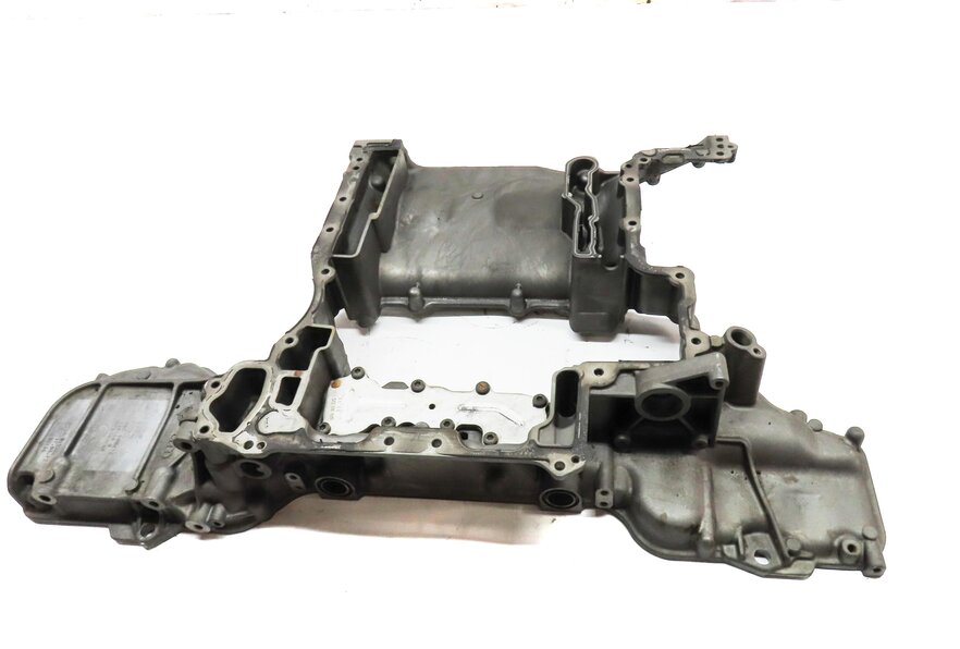 Thumbnail 6: 2013-2014 AUDI A8 S8 (D4 4H) 4.0L 4.0T TURBO CEUA ENGINE UPPER OIL PAN