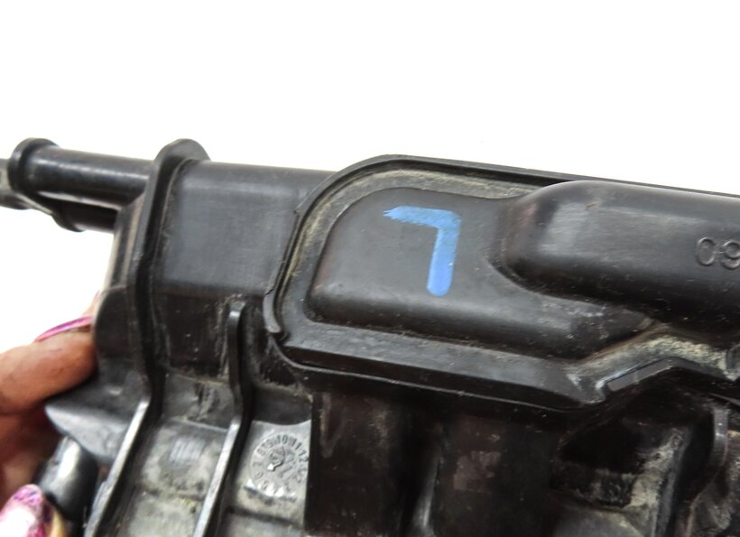 Thumbnail 8: 13-15 AUDI A8 S6 S7 S8 (C7 4G8 D4 4H) 4.0L ENGINE - LEFT LOWER INTAKE MANIFOLD