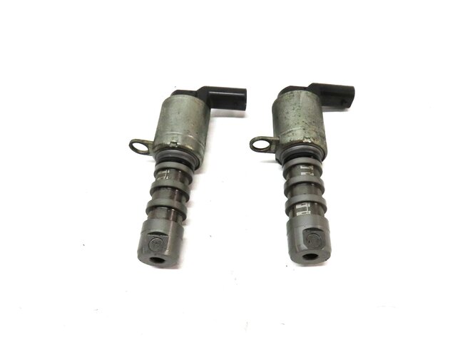 Thumbnail 4: 2013 AUDI A8 (D4 4H) 4.0L CEUA ENGINE VARIABLE VALVE VVT TIMING SOLENOID SET 2