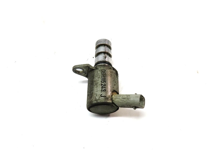 Thumbnail 2: 2013 AUDI A8 (D4 4H) 4.0L CEUA ENGINE VARIABLE VALVE TIMING SOLENOID (WHITE TOP)