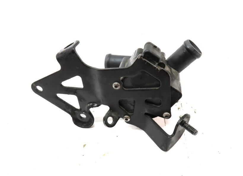 Thumbnail 2: 2013 AUDI A8 (D4 4H) 4.0L CEUA ENGINE AUXILIARY WATER PUMP 079965561