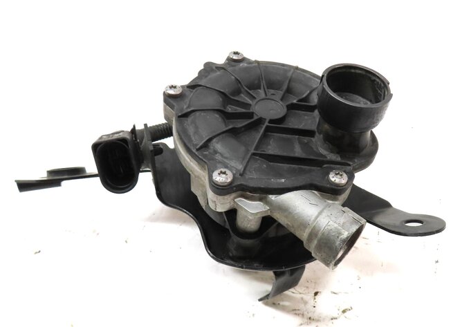 Thumbnail 2: 2013 AUDI A8 (D4 4H) 4.0L CEUA ENGINE AIR INJECTION SMOG PUMP 079959231C