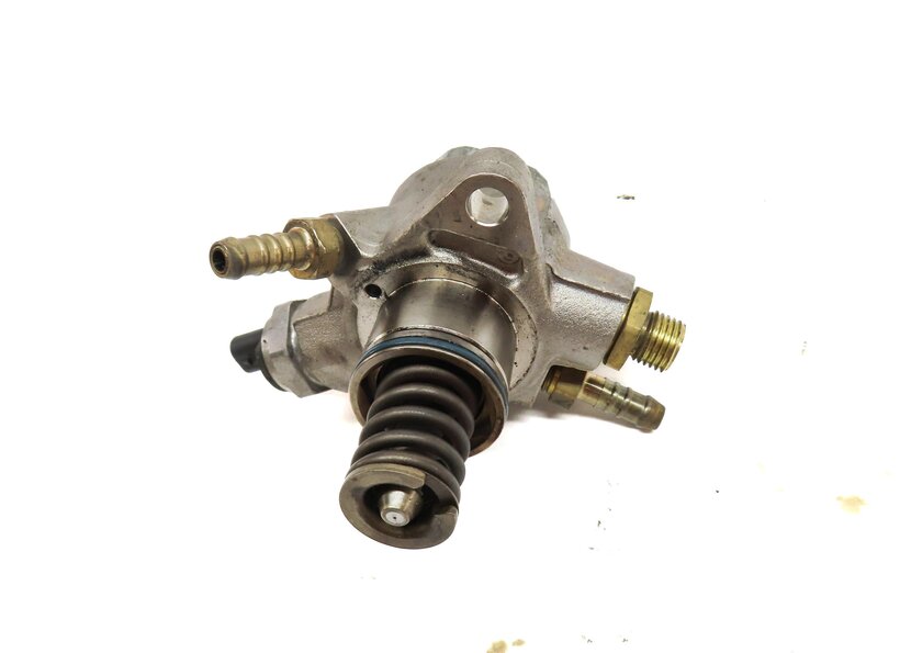 Thumbnail 5: 13-15 AUDI A8 S6 S7 S8 (C7 D4) 4.0L ENGINE LEFT OR RIGHT HIGH PRESSURE FUEL PUMP
