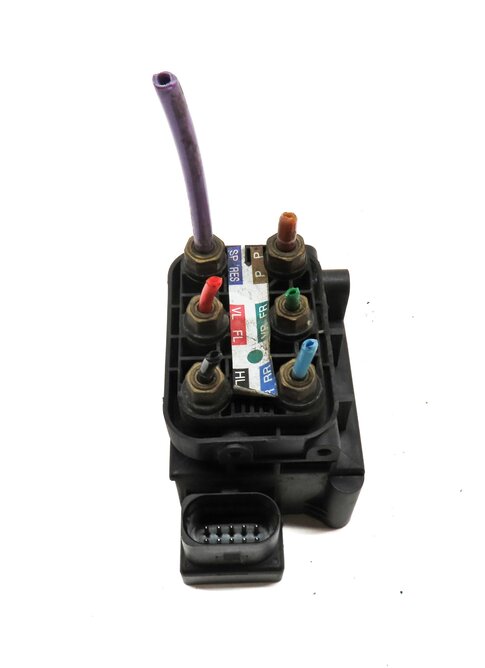 Thumbnail 2: 2013 AUDI A8 (D4 4H) AIR RIDE SUSPENSION COMPRESSOR VALVE BLOCK 4H0616013