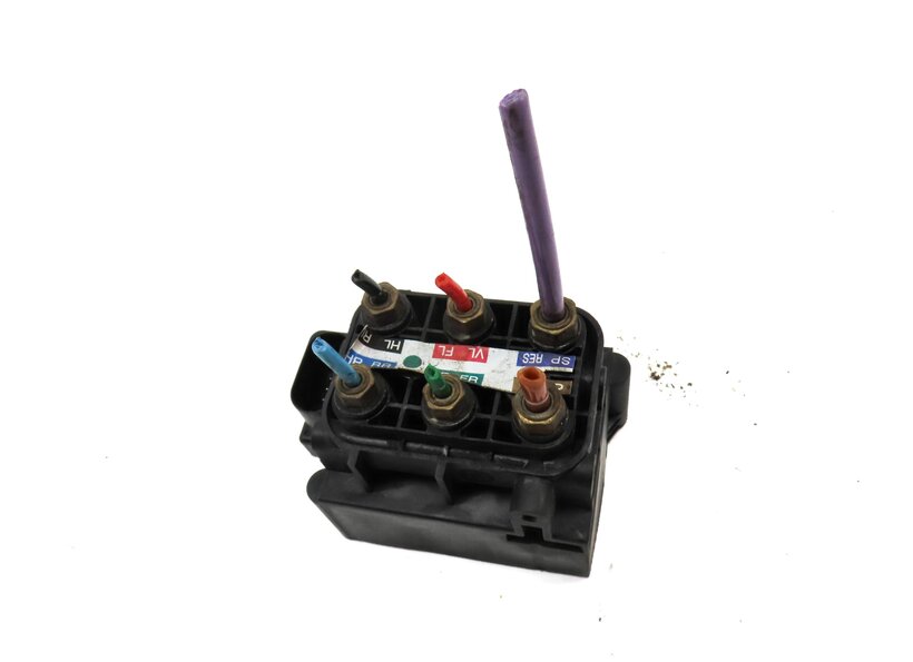 Thumbnail 4: 2013 AUDI A8 (D4 4H) AIR RIDE SUSPENSION COMPRESSOR VALVE BLOCK 4H0616013