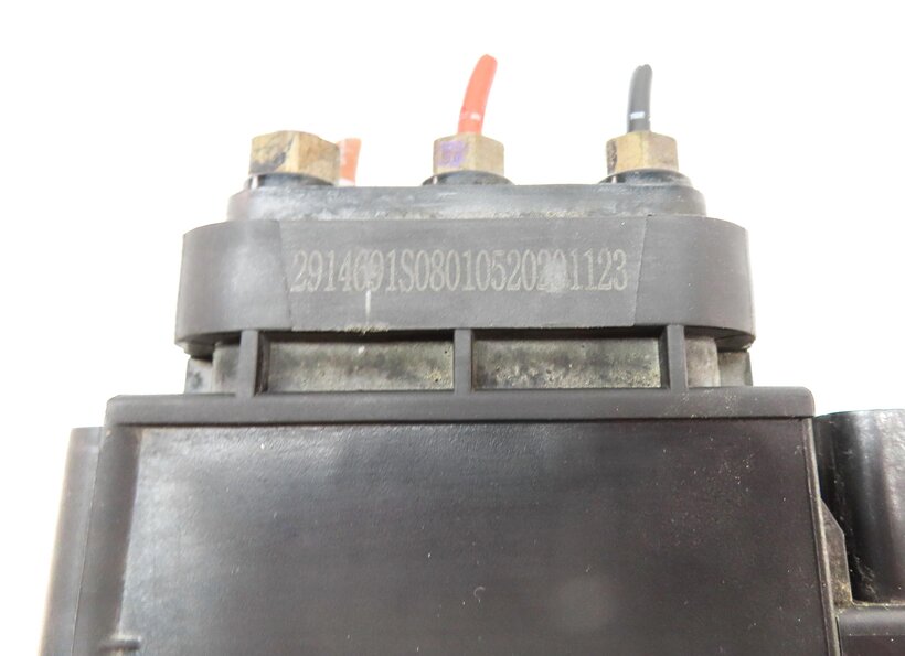 Thumbnail 6: 2013 AUDI A8 (D4 4H) AIR RIDE SUSPENSION COMPRESSOR VALVE BLOCK 4H0616013