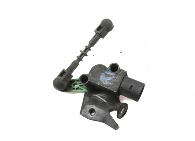 Thumbnail 3: 2013 AUDI A8 (D4 4H) FRONT RIGHT PASSENGER SUSPENSION HEIGHT LEVEL SENSOR w/ ARM