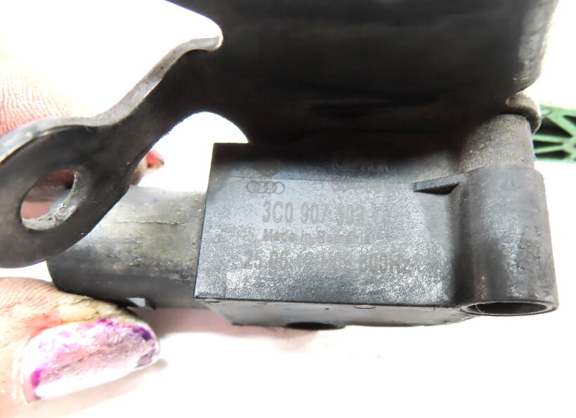 Thumbnail 6: 2013 AUDI A8 (D4 4H) FRONT RIGHT PASSENGER SUSPENSION HEIGHT LEVEL SENSOR w/ ARM