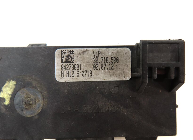 Thumbnail 5: 2013 AUDI A8 (D4 4H) TRUNK EASY OPEN CONTROL MODULE & WIRE SENSOR ANTENNAS