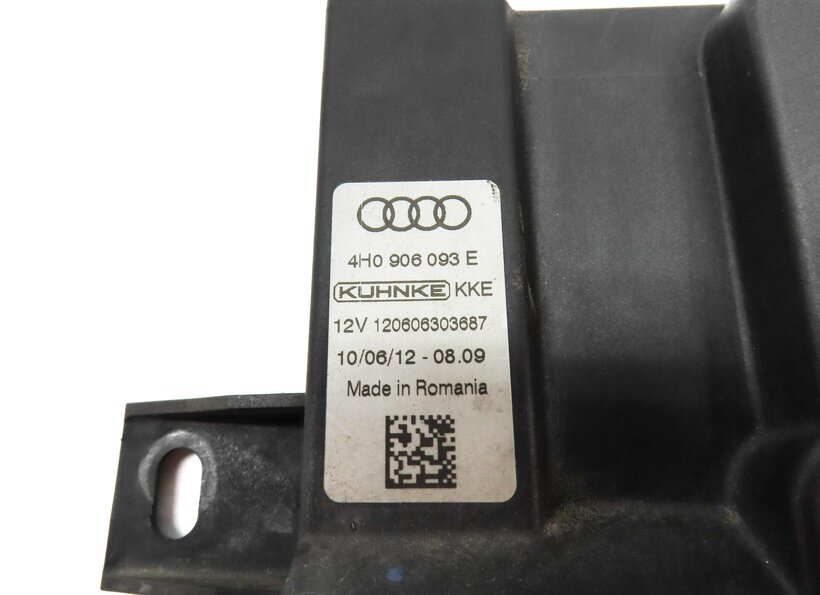 Thumbnail 4: 2013 AUDI A8 (D4 4H) 4.0L CEUA ENGINE FUEL PUMP CONTROL MODULE 4H0906093E