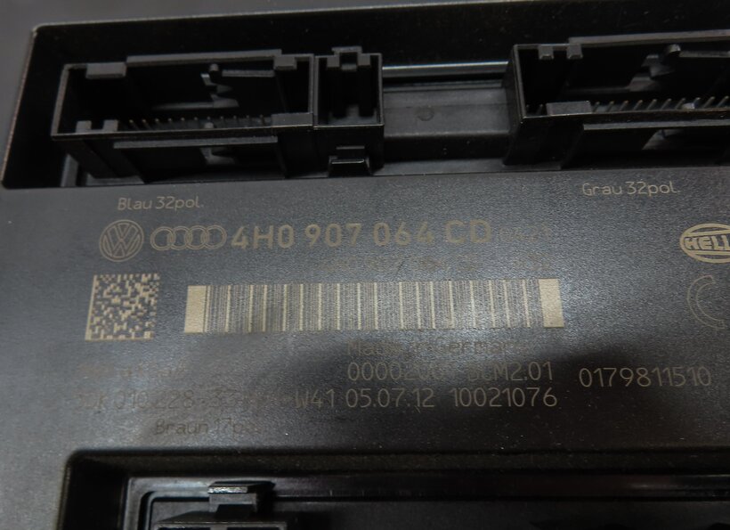 Thumbnail 13: 2013 AUDI A8 D4 4H 4.0L CEUA SPEEDOMETER IMMOBILIZER BODY ENGINE MODULE KEY SET