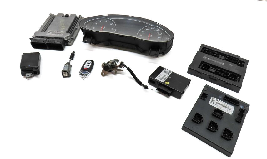 Thumbnail 5: 2013 AUDI A8 D4 4H 4.0L CEUA SPEEDOMETER IMMOBILIZER BODY ENGINE MODULE KEY SET