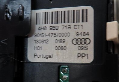 Thumbnail 11: 2013 AUDI A8 (D4 4H) FRONT CENTER ROOF PRIMARY DOME LIGHT ASSEMBLY (GREY)