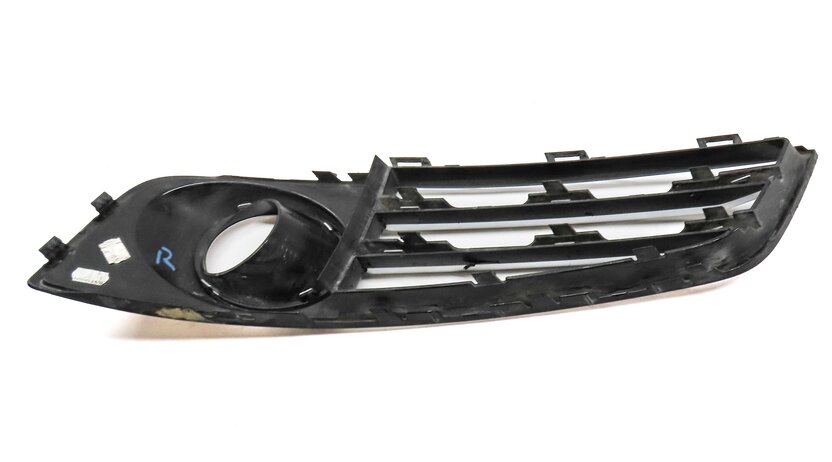 Thumbnail 5: 11-14 AUDI A8 (D4 4H) RIGHT FRONT PASSENGER LOWER BUMPER FOGLIGHT GRILLE TRIM