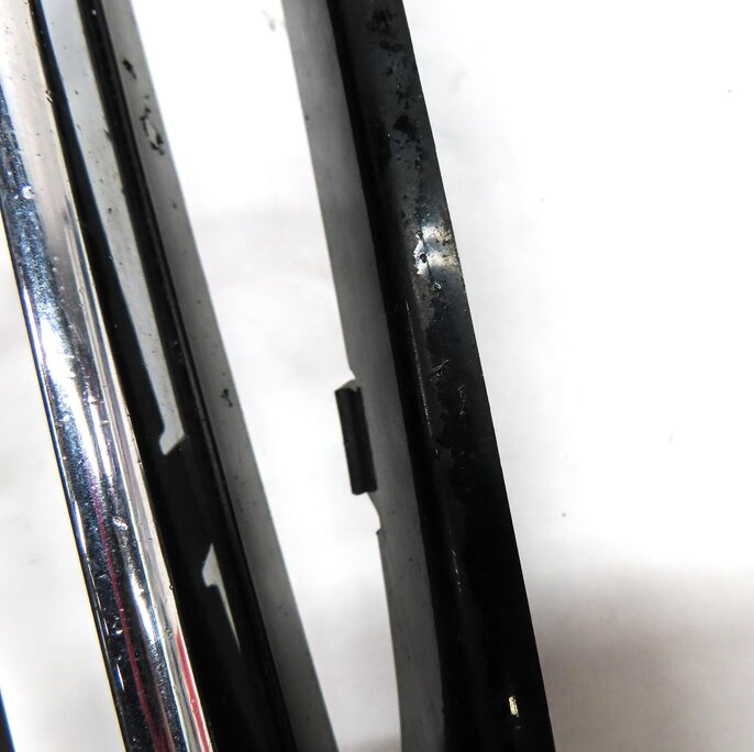 Thumbnail 8: 11-14 AUDI A8 (D4 4H) RIGHT FRONT PASSENGER LOWER BUMPER FOGLIGHT GRILLE TRIM