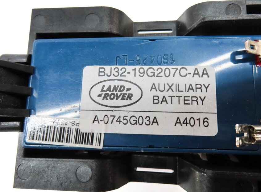 Thumbnail 5: 2012 RANGE ROVER EVOQUE (L538) AUX AUXILIARY BATTERY w/ MODULE BRACKET