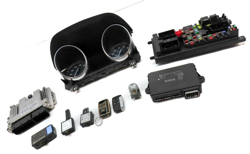 Thumbnail 22: 2012 RANGE ROVER EVOQUE L538 2.0L ENGINE ECM ECM BCM IMMOBILIZER MODULE KEY SET