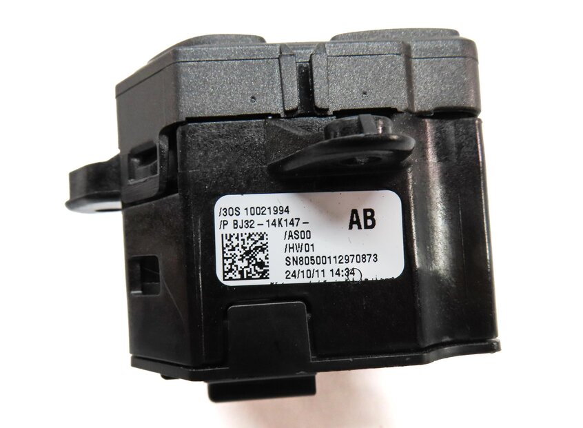 Thumbnail 6: 2012 RANGE ROVER EVOQUE (L538) TRACTION CONTROL HILL DESCENT SWITCH BUTTON PANEL