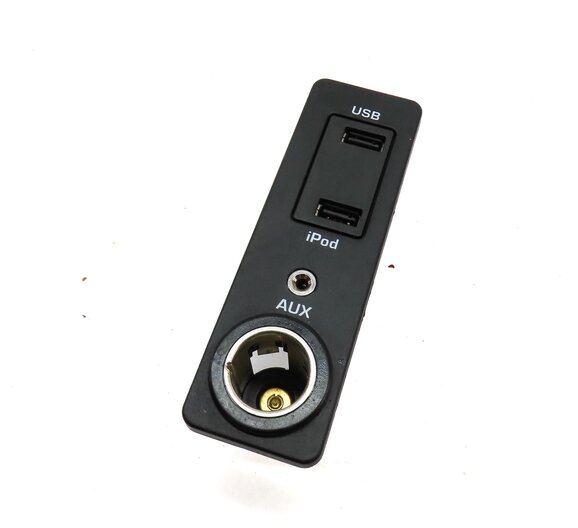 2012 RANGE ROVER EVOQUE (L538) AUX AUXILIARY AUDIO USB iPOD INTERFACE PLUG 12v