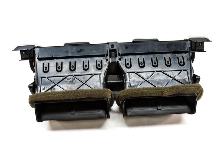 Thumbnail 4: 2012 RANGE ROVER EVOQUE (L538) FRONT CENTER DASH HEATER A/C AIR VENT