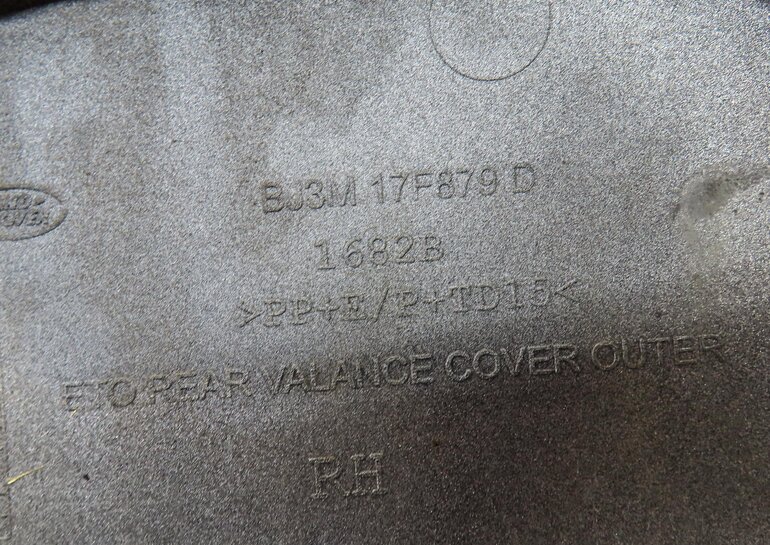 Thumbnail 8: 2012 RANGE ROVER EVOQUE (L538) REAR RIGHT PASSENGER SIDE EXHAUST TIP TRIM
