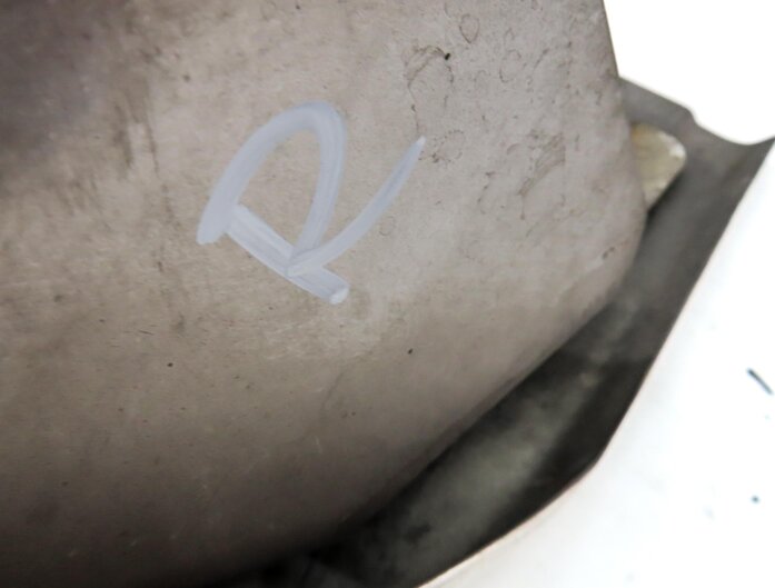Thumbnail 7: 12-17 RANGE ROVER EVOQUE (L538) RIGHT PASSENGER REAR EXHAUST TIP TRIM (SILVER)