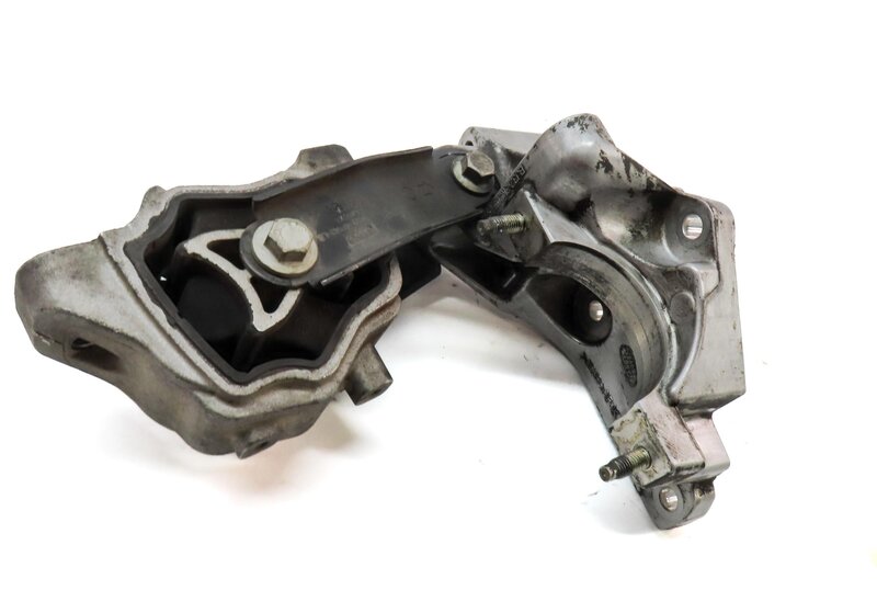 Thumbnail 2: 2012 RANGE ROVER EVOQUE (L538) 2.0L TURBO ENGINE RIGHT LOWER MOTOR MOUNT BRACKET