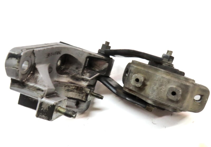 Thumbnail 6: 2012 RANGE ROVER EVOQUE (L538) 2.0L TURBO ENGINE RIGHT LOWER MOTOR MOUNT BRACKET