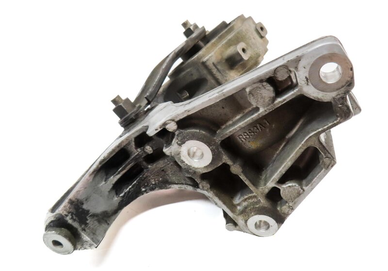 Thumbnail 7: 2012 RANGE ROVER EVOQUE (L538) 2.0L TURBO ENGINE RIGHT LOWER MOTOR MOUNT BRACKET
