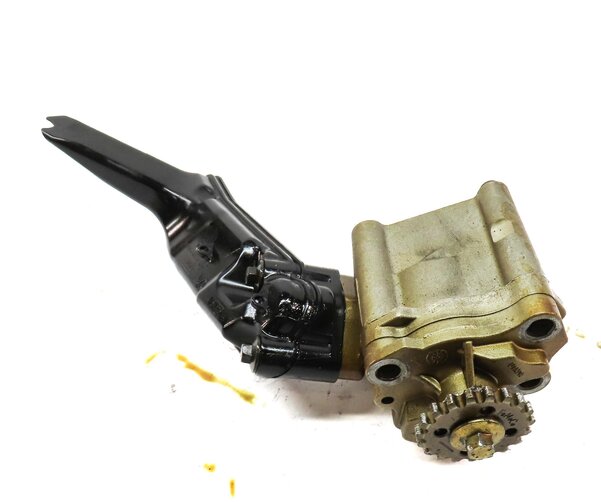 Thumbnail 2: 2012 RANGE ROVER EVOQUE (L538) 2.0L TURBO ENGINE OIL PUMP w/ PICKUP TUBE