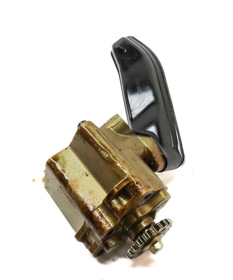 Thumbnail 6: 2012 RANGE ROVER EVOQUE (L538) 2.0L TURBO ENGINE OIL PUMP w/ PICKUP TUBE
