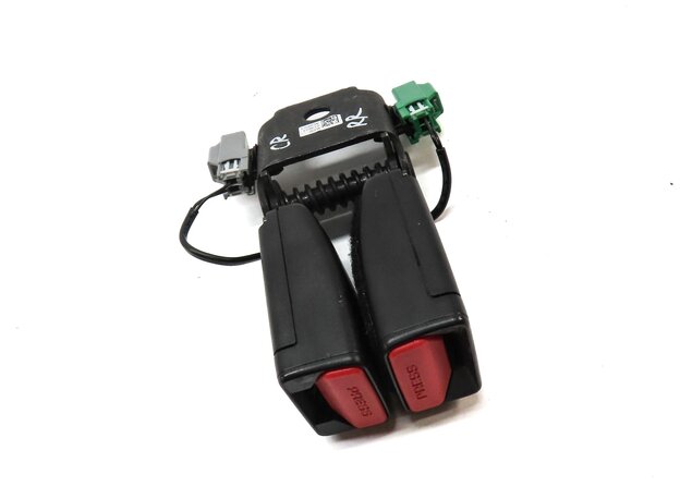 Thumbnail 3: 2012 RANGE ROVER EVOQUE (L538) REAR RIGHT / CENTER SEATBELT BUCKLE RECEIVER