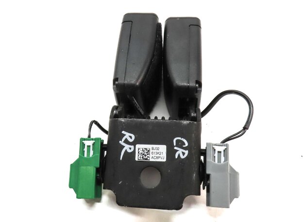 Thumbnail 4: 2012 RANGE ROVER EVOQUE (L538) REAR RIGHT / CENTER SEATBELT BUCKLE RECEIVER