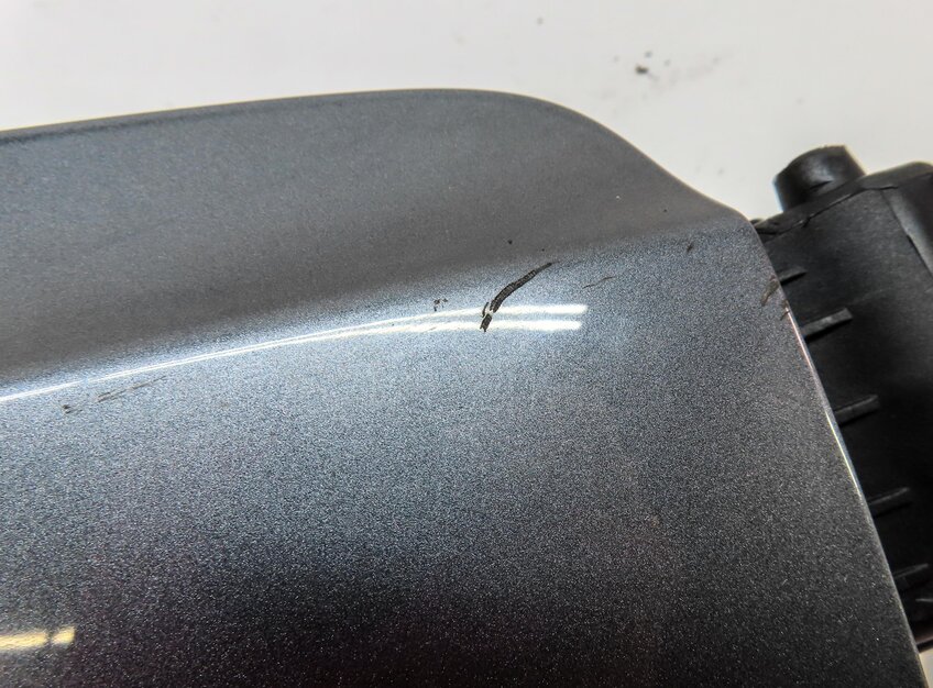 Thumbnail 7: 2015-2018 AUDI Q3 (8U) FUEL TANK DOOR w/ HOUSING (MONSOON GREY METALLIC)
