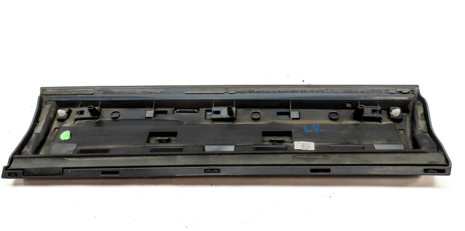 Thumbnail 6: 2015 AUDI Q3 (8U) REAR LEFT LOWER DOOR MOULDING TRIM PANEL (MONSOON GREY)